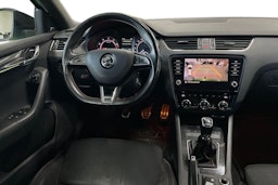 Vihreä Skoda OCTAVIA 2018 kuva 9.