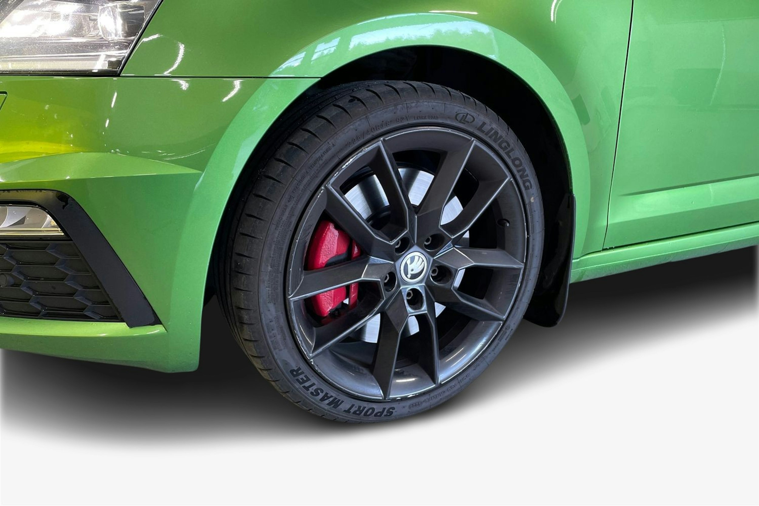 Vihreä Skoda OCTAVIA 2018 kuva 11.