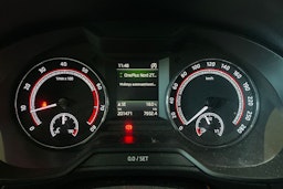Vihreä Skoda OCTAVIA 2018 kuva 13.