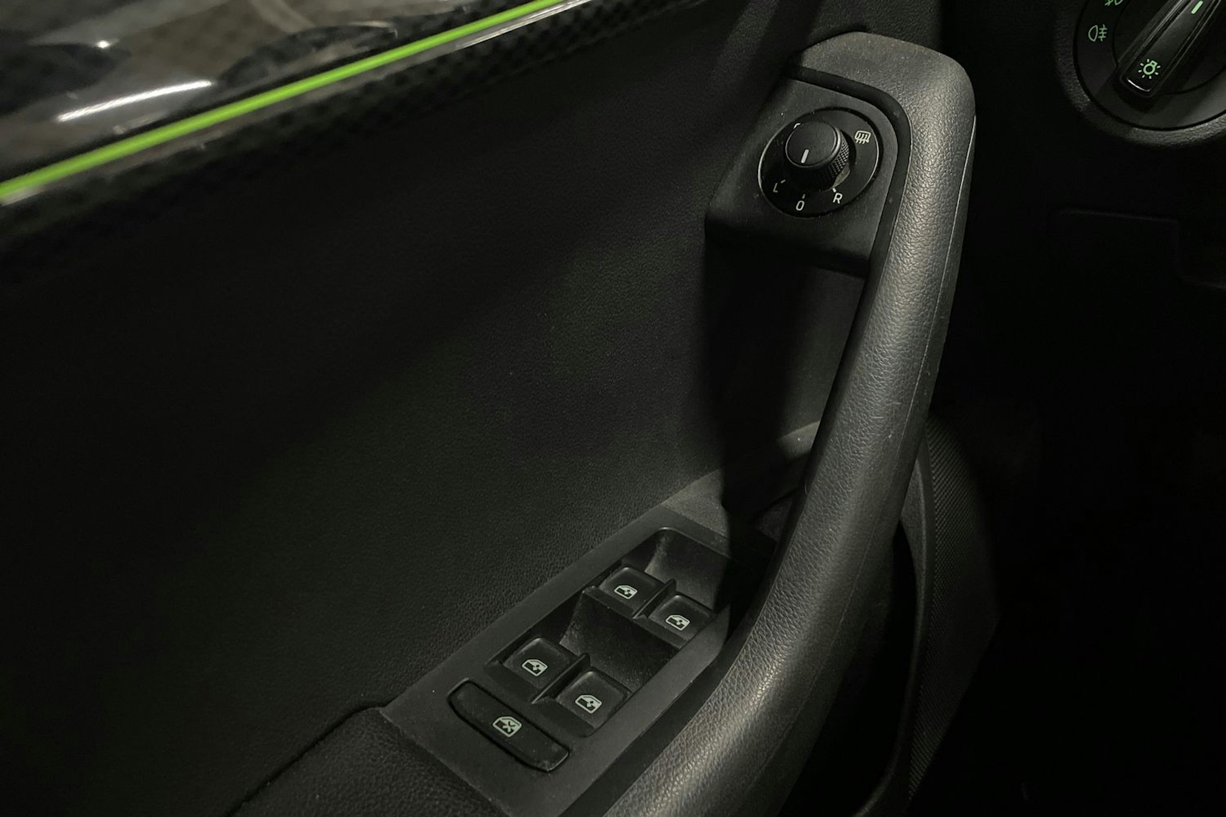Vihreä Skoda OCTAVIA 2018 kuva 16.