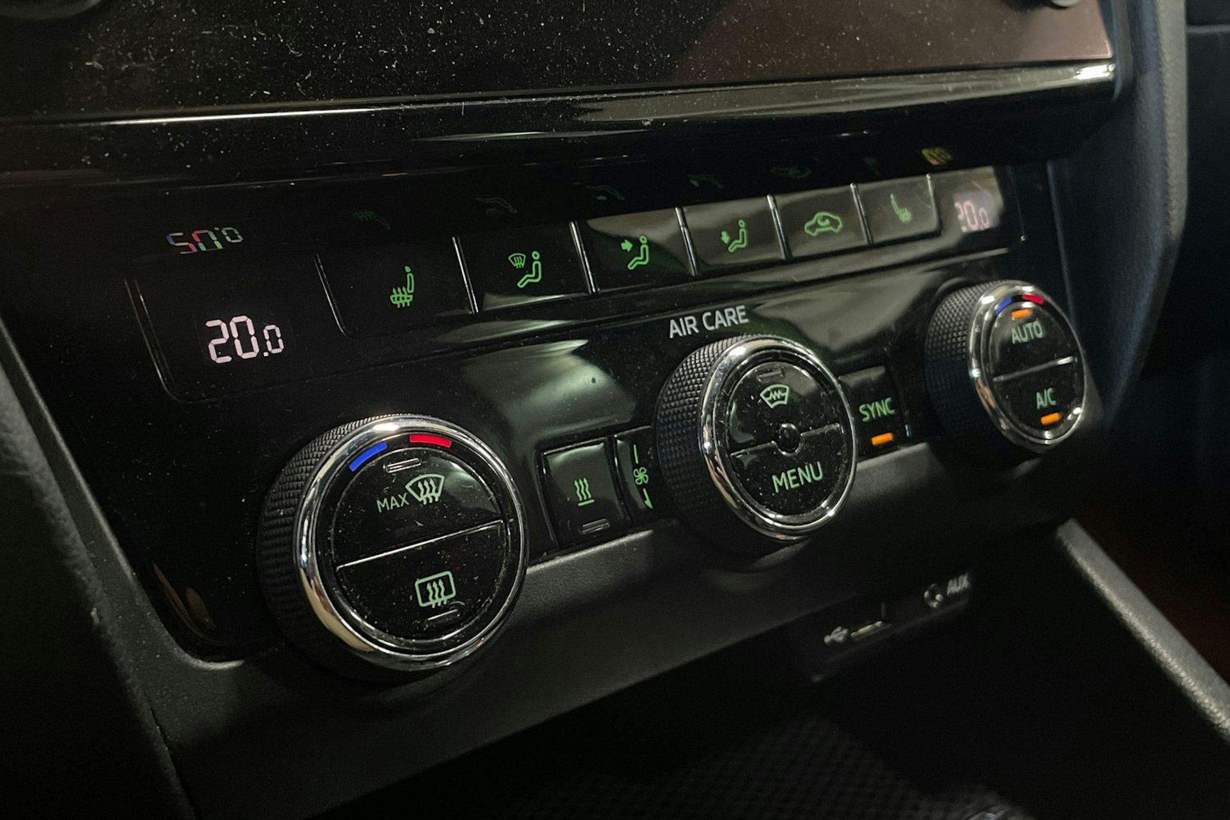 Vihreä Skoda OCTAVIA 2018 kuva 17.
