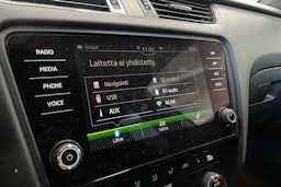 Vihreä Skoda OCTAVIA 2018 kuva 21.