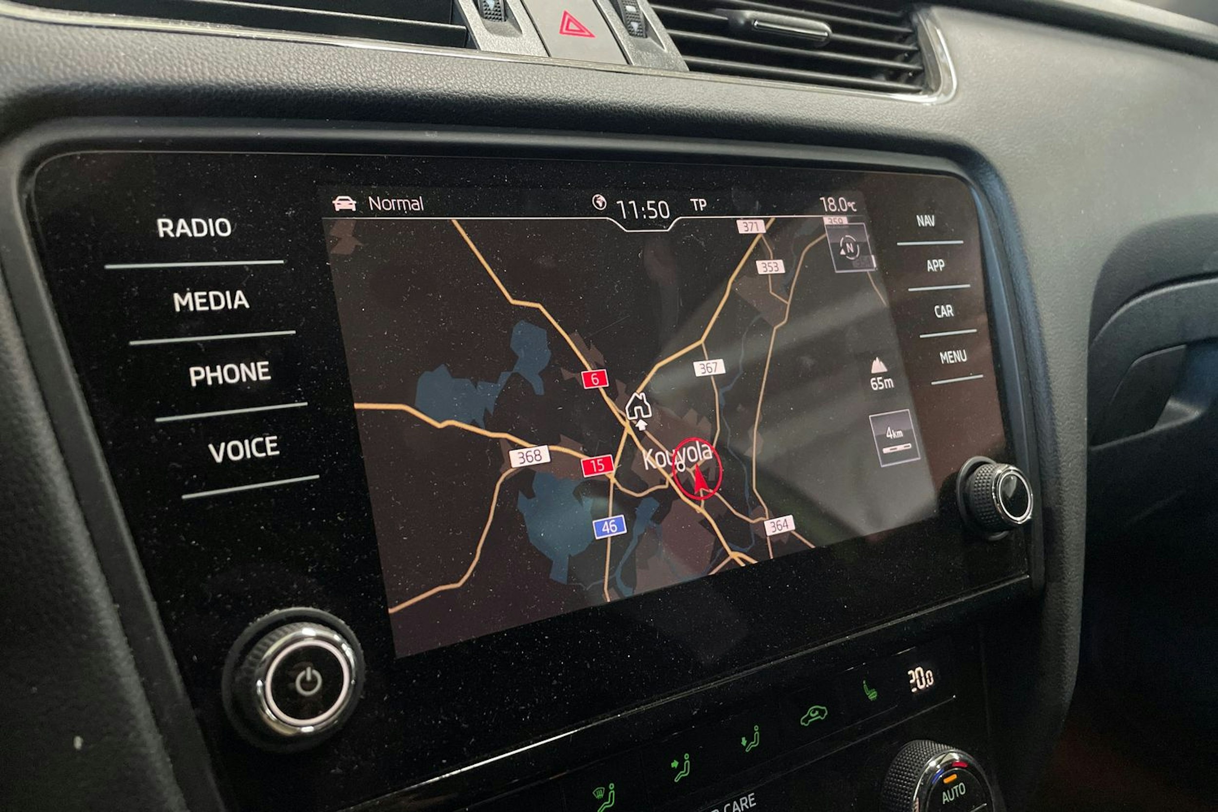 Vihreä Skoda OCTAVIA 2018 kuva 22.