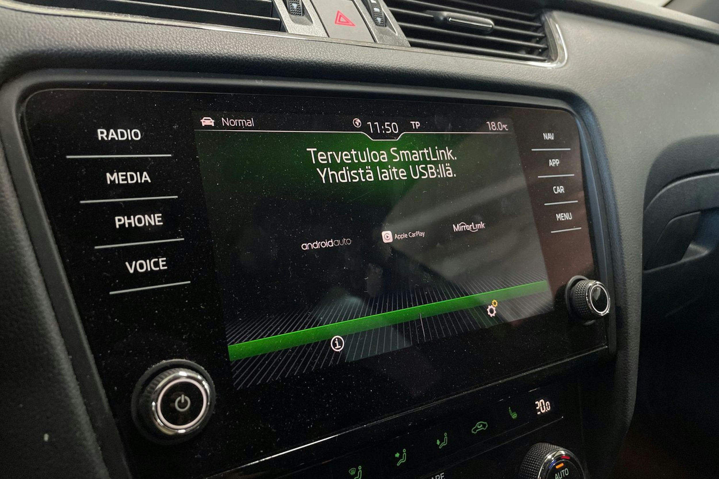 Vihreä Skoda OCTAVIA 2018 kuva 23.