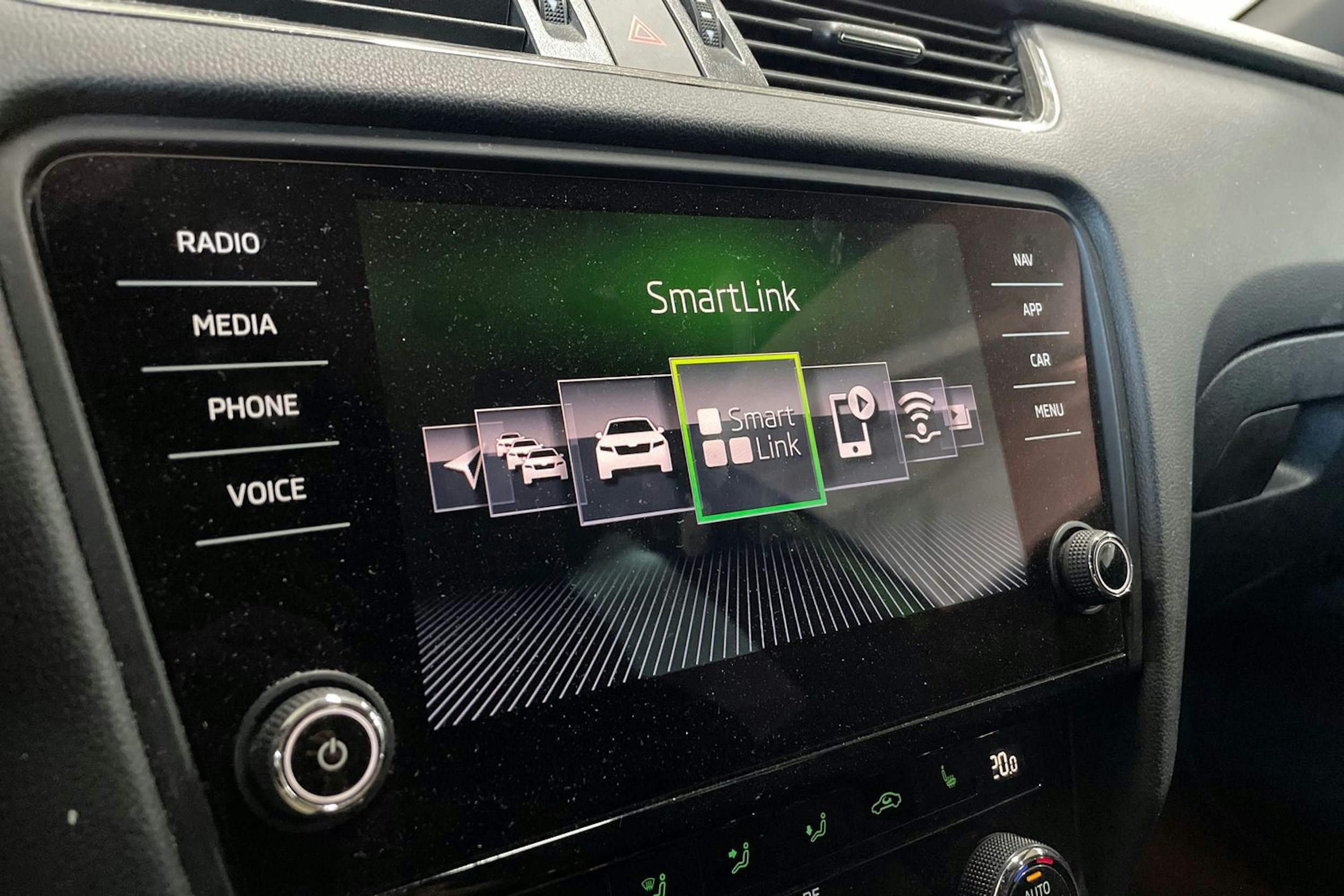 Vihreä Skoda OCTAVIA 2018 kuva 24.