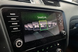 Vihreä Skoda OCTAVIA 2018 kuva 24.