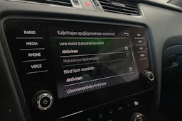 Vihreä Skoda OCTAVIA 2018 kuva 26.
