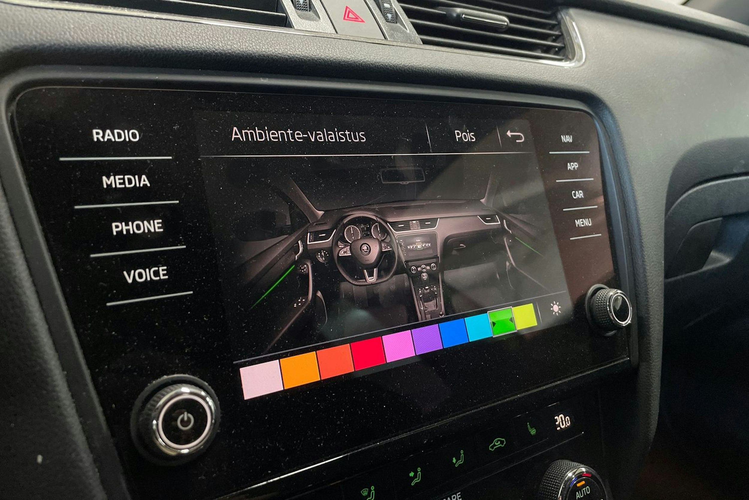 Vihreä Skoda OCTAVIA 2018 kuva 28.