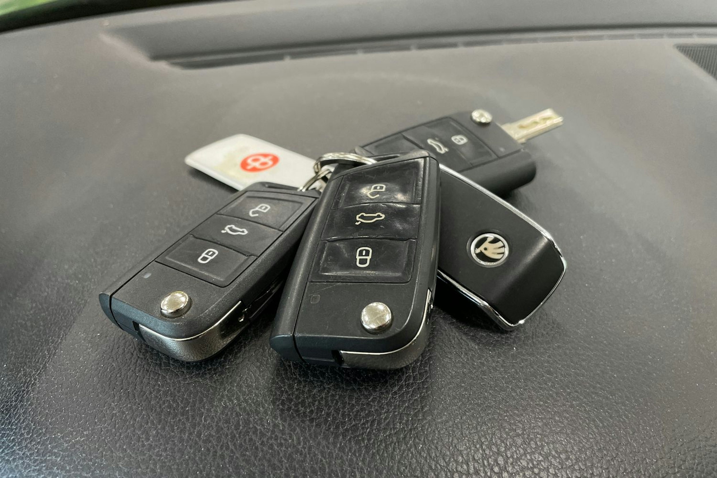 Vihreä Skoda OCTAVIA 2018 kuva 29.