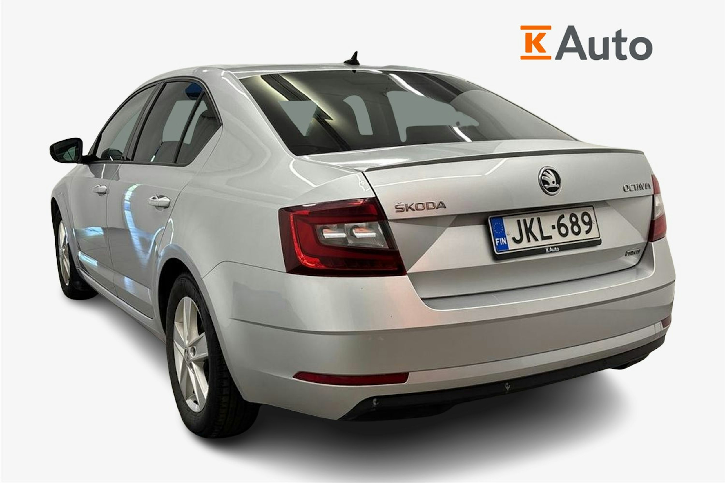 harmaa Skoda Octavia 2018 kuva 2.