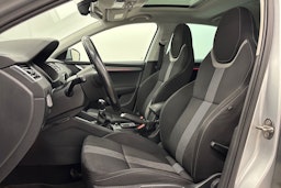 harmaa Skoda Octavia 2018 kuva 11.