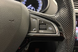 harmaa Skoda Octavia 2018 kuva 15.