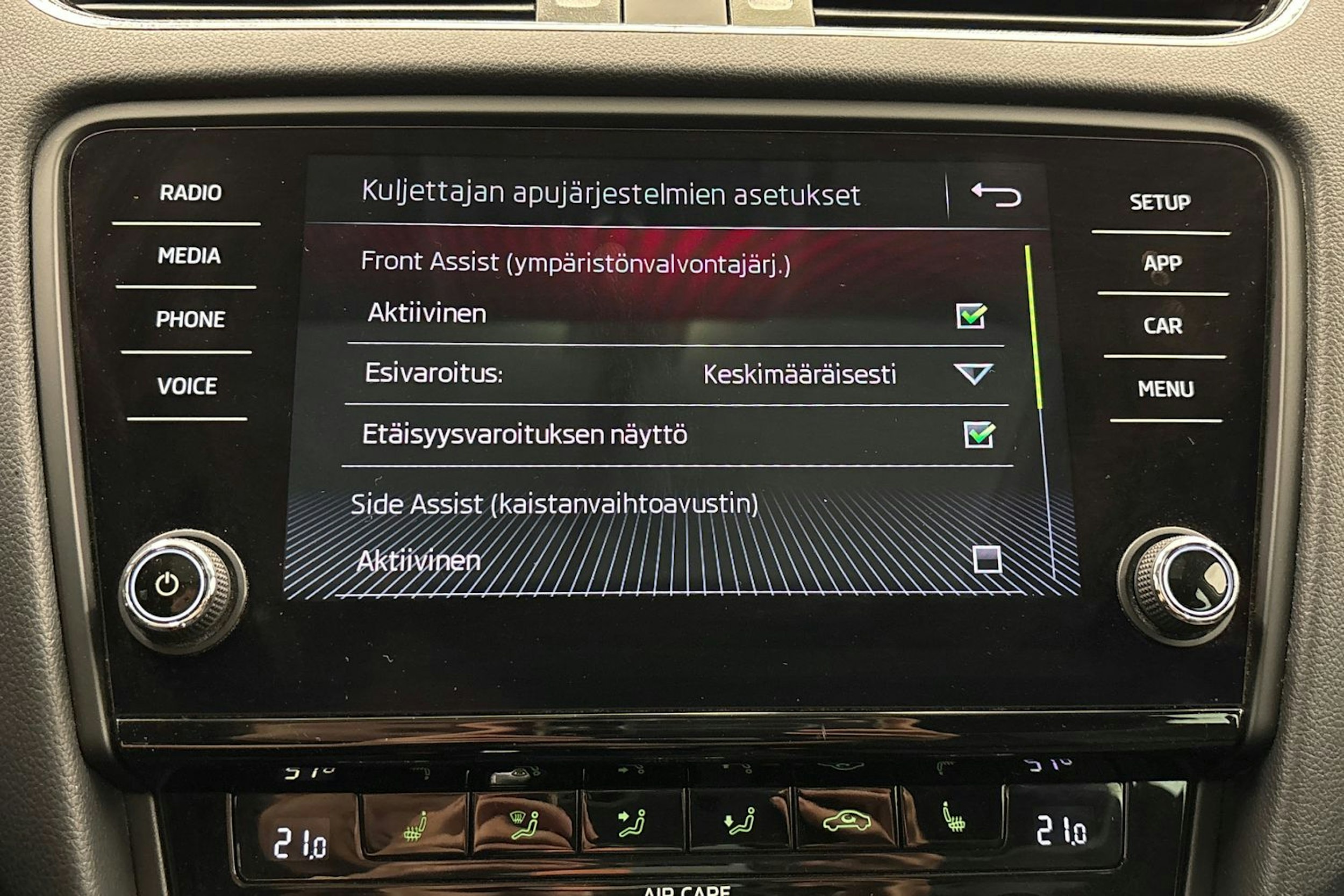harmaa Skoda Octavia 2018 kuva 18.
