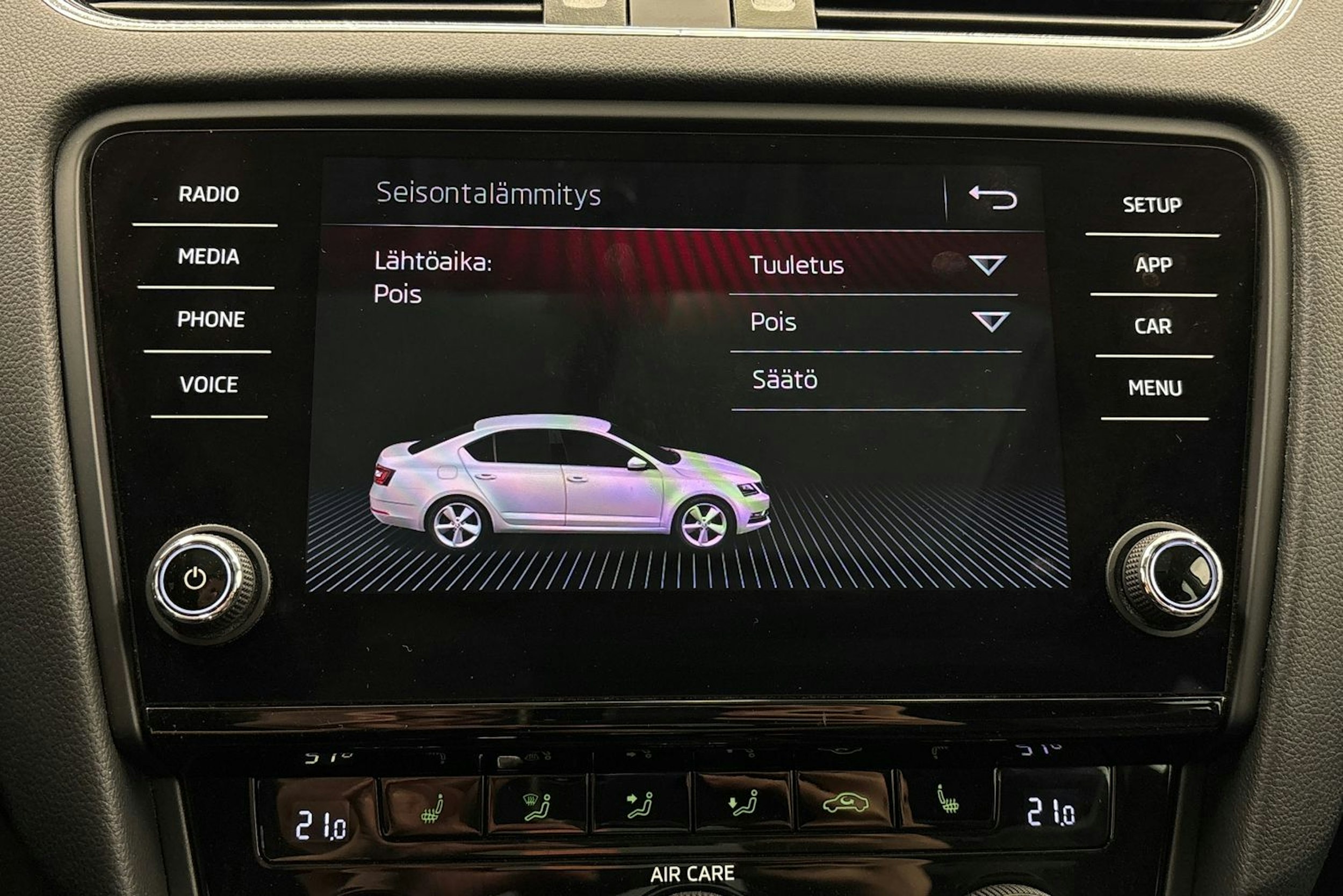 harmaa Skoda Octavia 2018 kuva 21.
