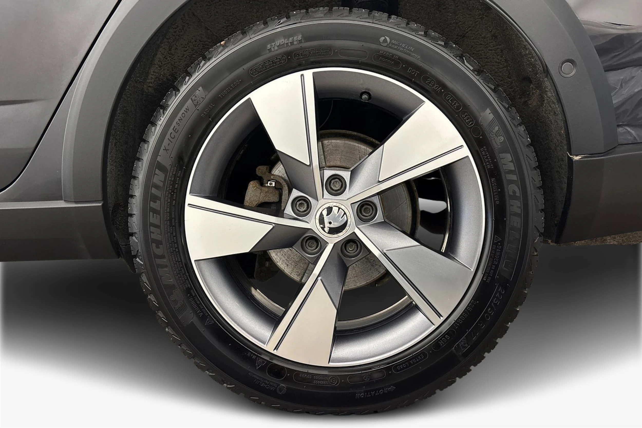 musta Skoda Octavia 2018 kuva 9.