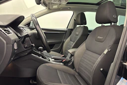 musta Skoda Octavia 2018 kuva 11.