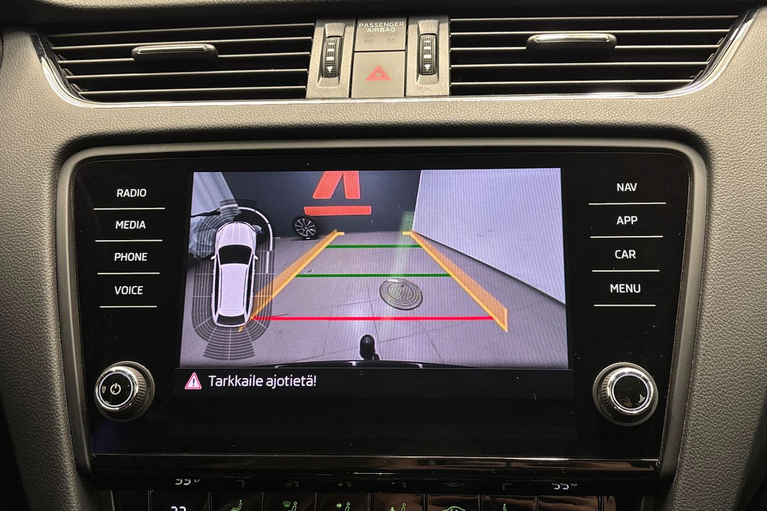 musta Skoda Octavia 2018 kuva 18.