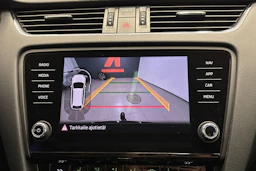 musta Skoda Octavia 2018 kuva 18.