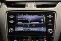 musta Skoda Octavia 2018 kuva 19.