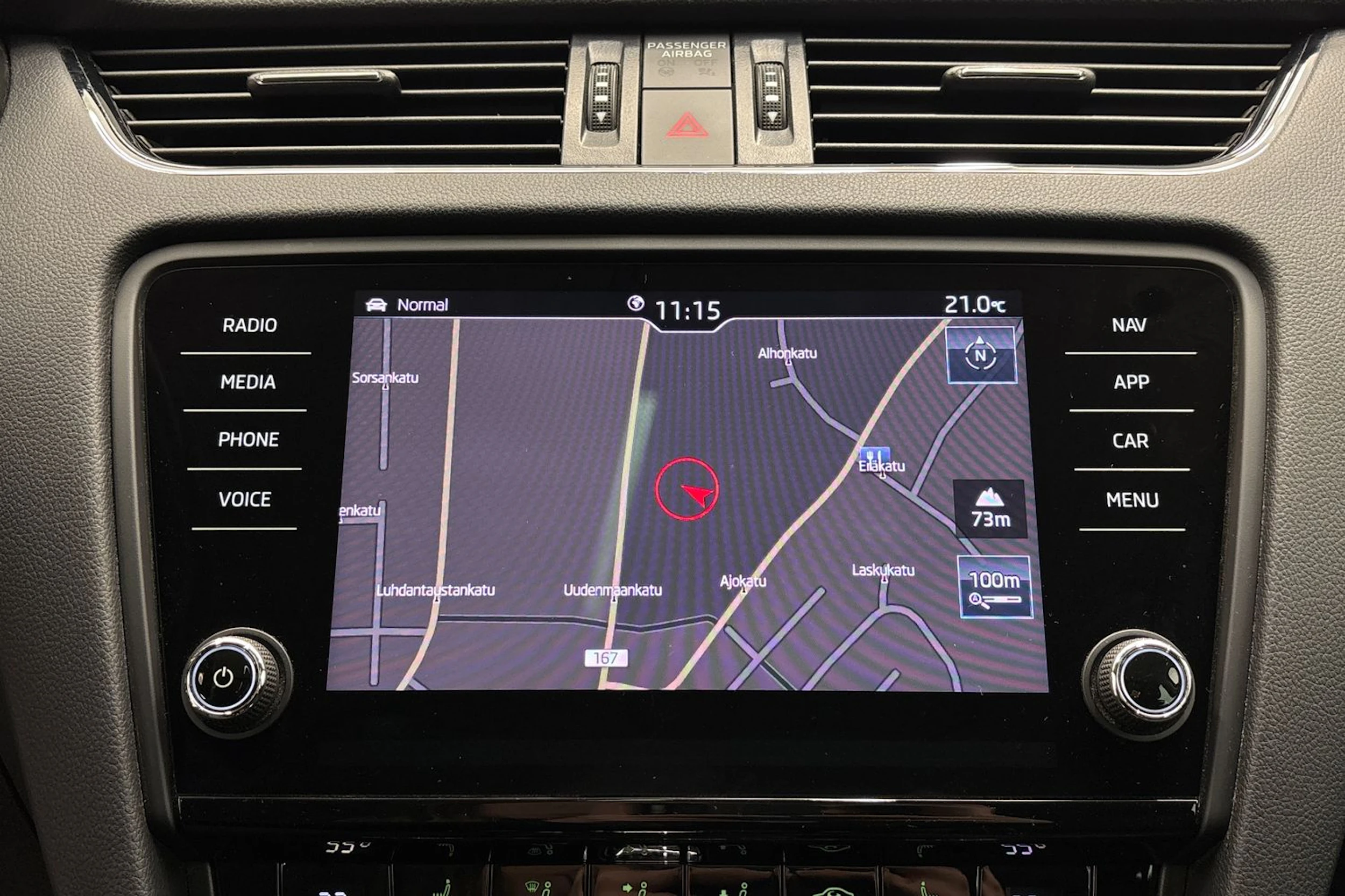 musta Skoda Octavia 2018 kuva 22.