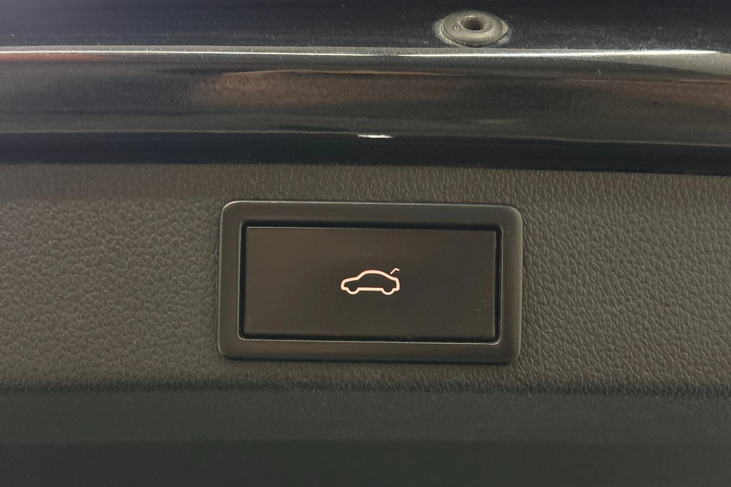 musta Skoda Octavia 2018 kuva 26.