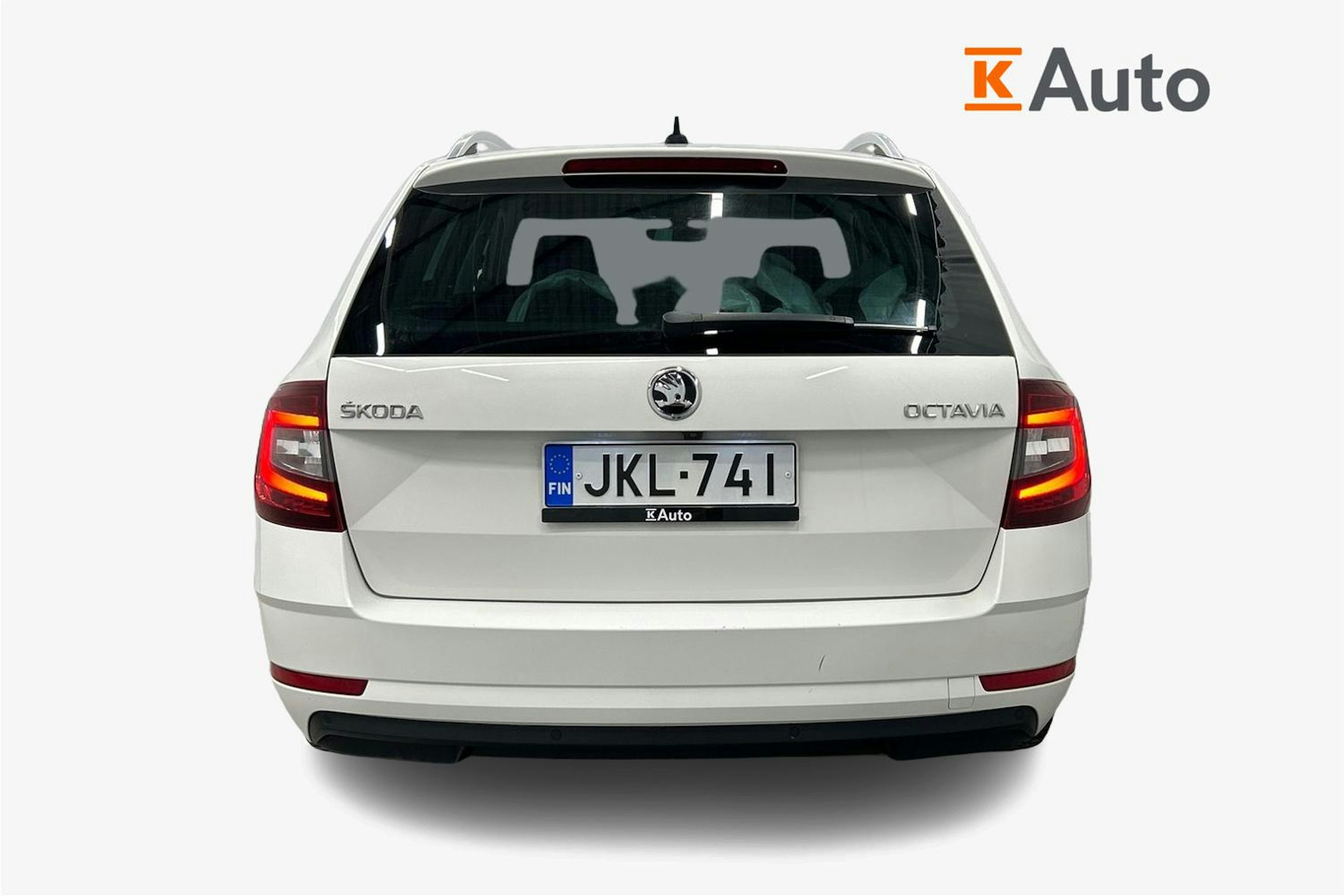 valkoinen Skoda Octavia 2018 kuva 3.