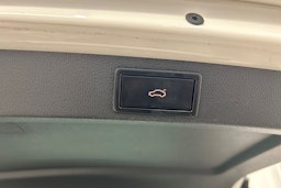 valkoinen Skoda Octavia 2018 kuva 14.