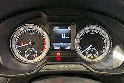 valkoinen Skoda Octavia 2018 kuva 16.