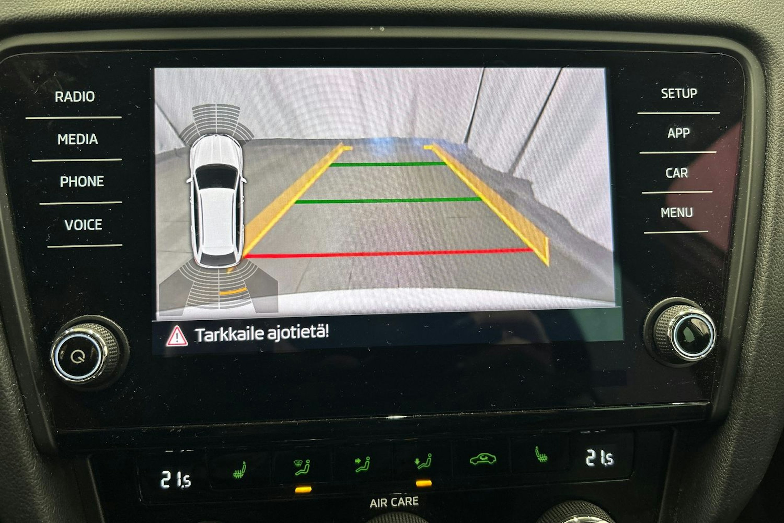 valkoinen Skoda Octavia 2018 kuva 21.