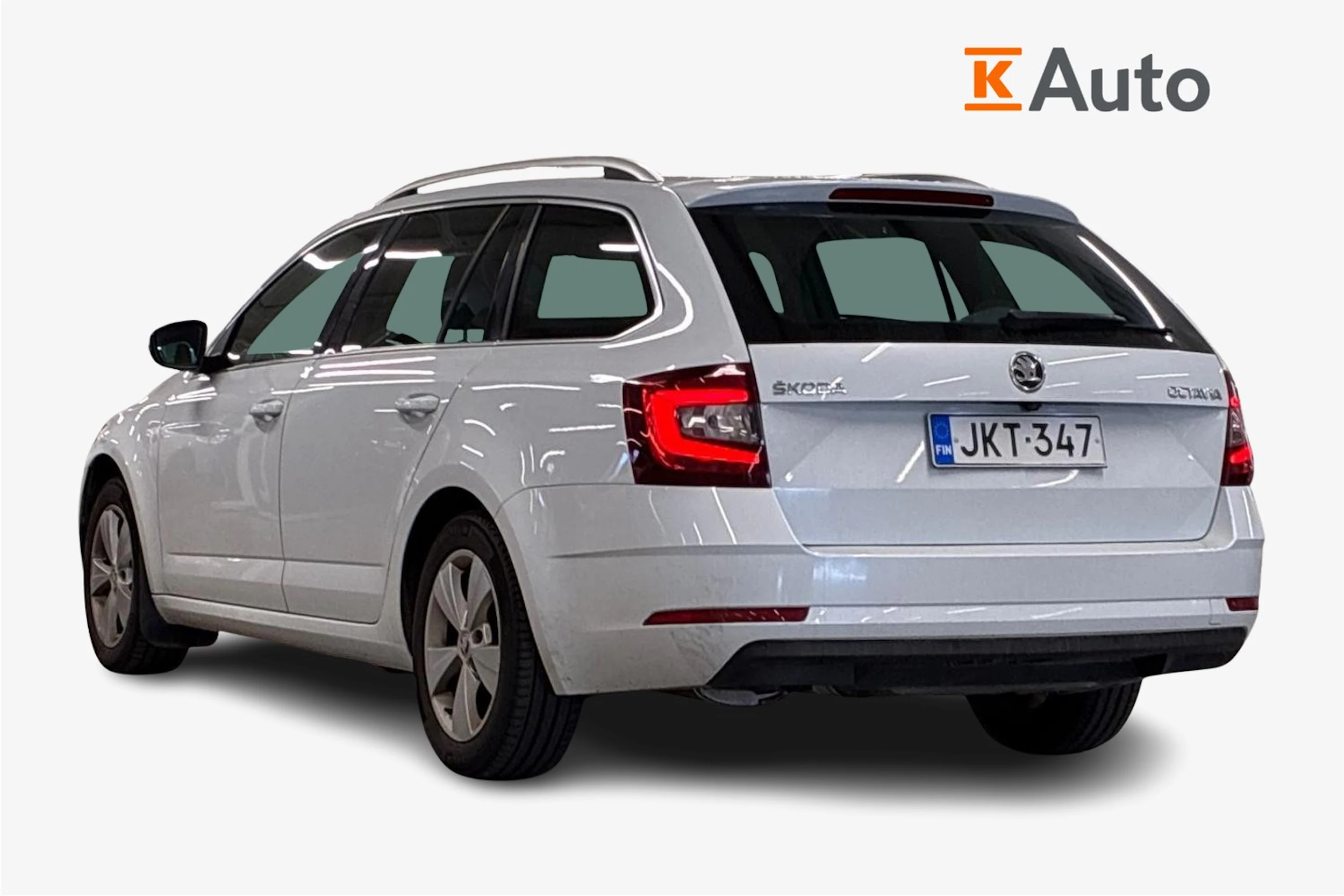 valkoinen Skoda Octavia 2018 kuva 2.