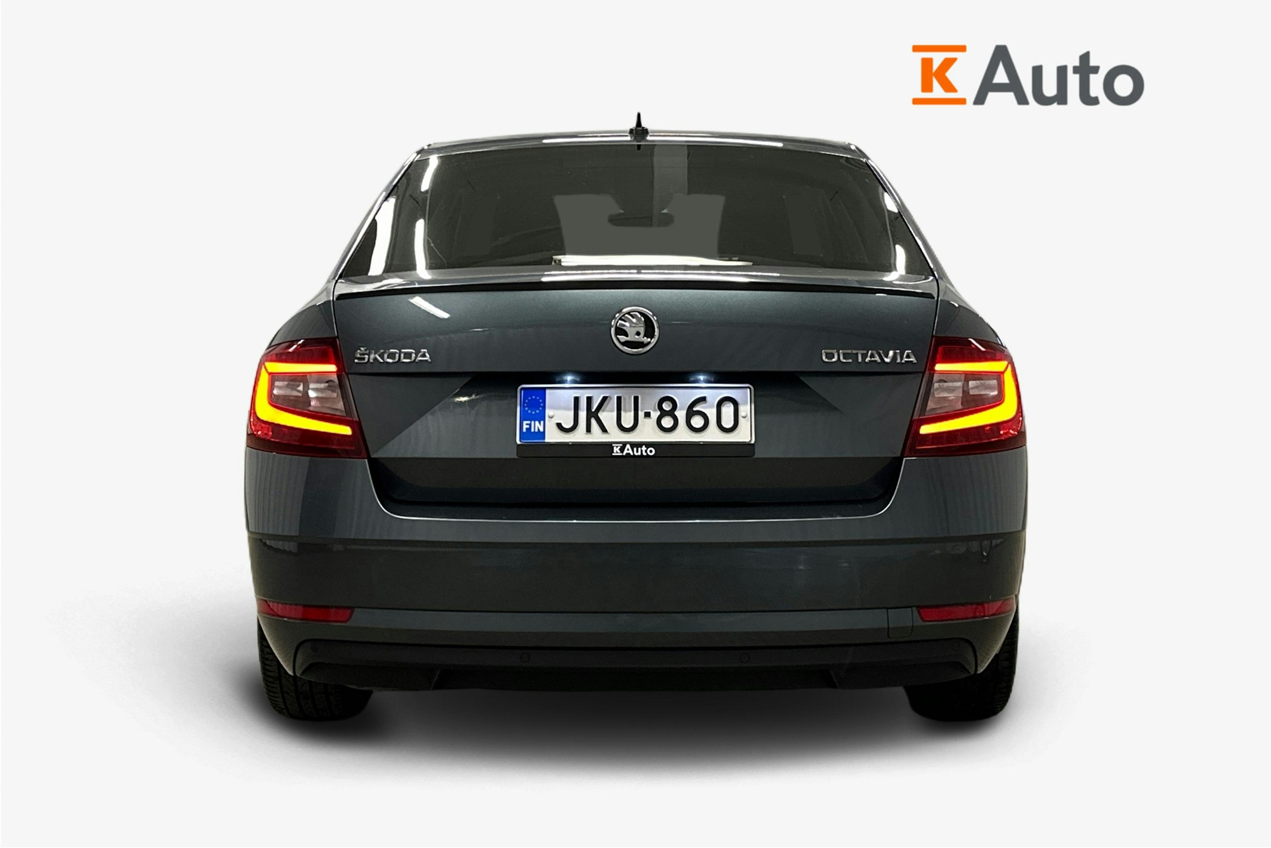 harmaa Skoda Octavia 2018 kuva 3.