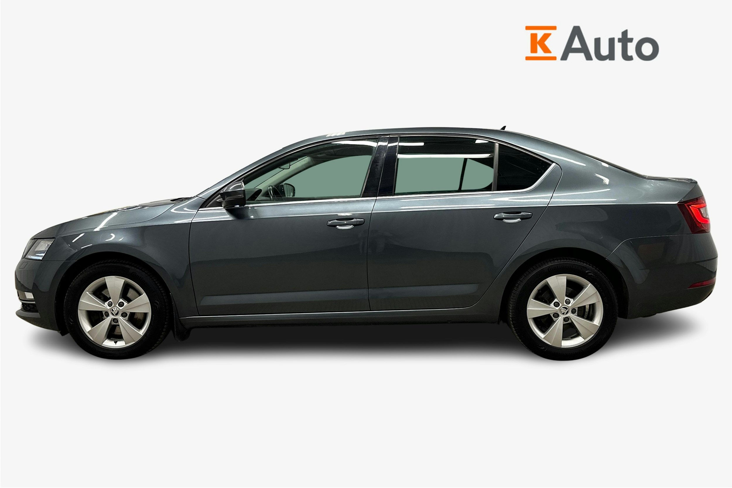 harmaa Skoda Octavia 2018 kuva 6.