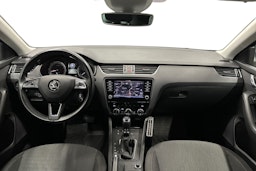 harmaa Skoda Octavia 2018 kuva 9.