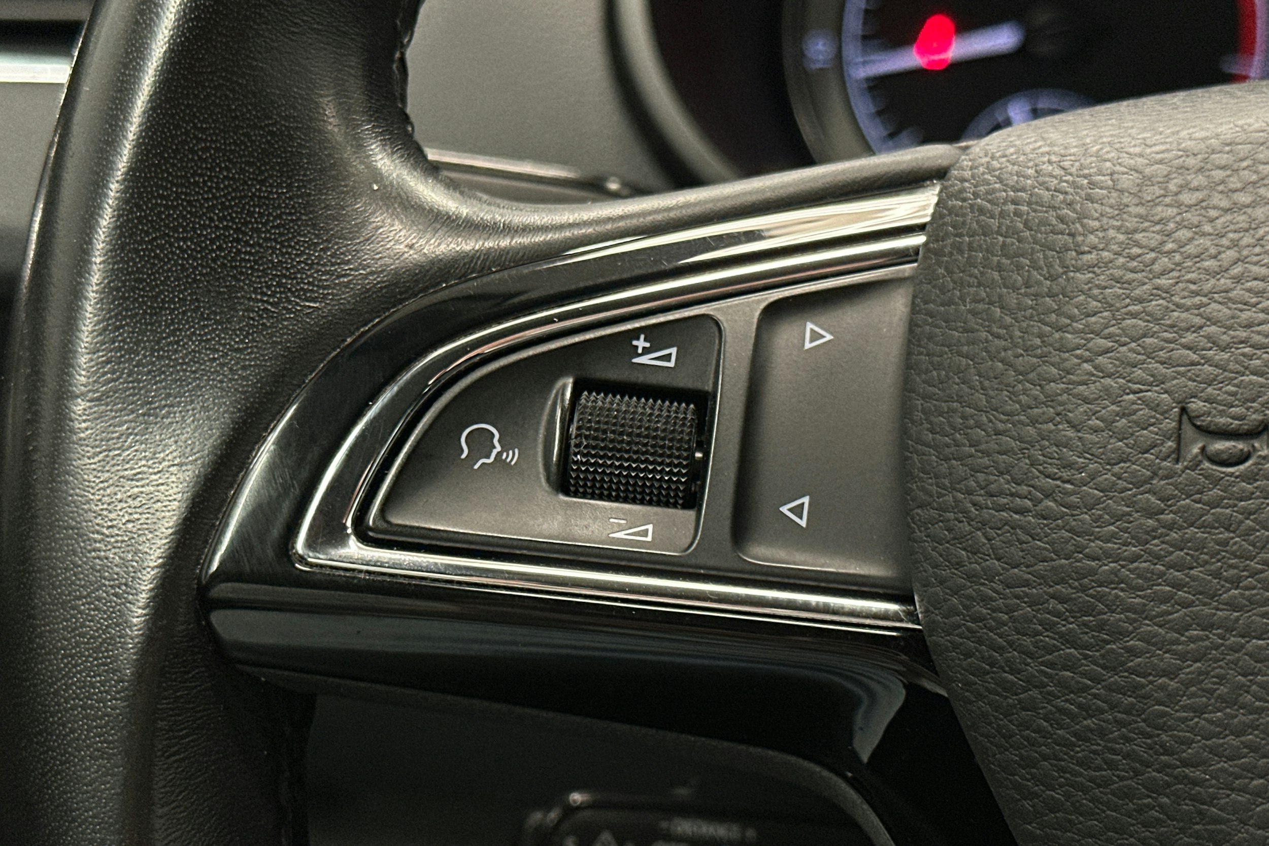 harmaa Skoda Octavia 2018 kuva 18.