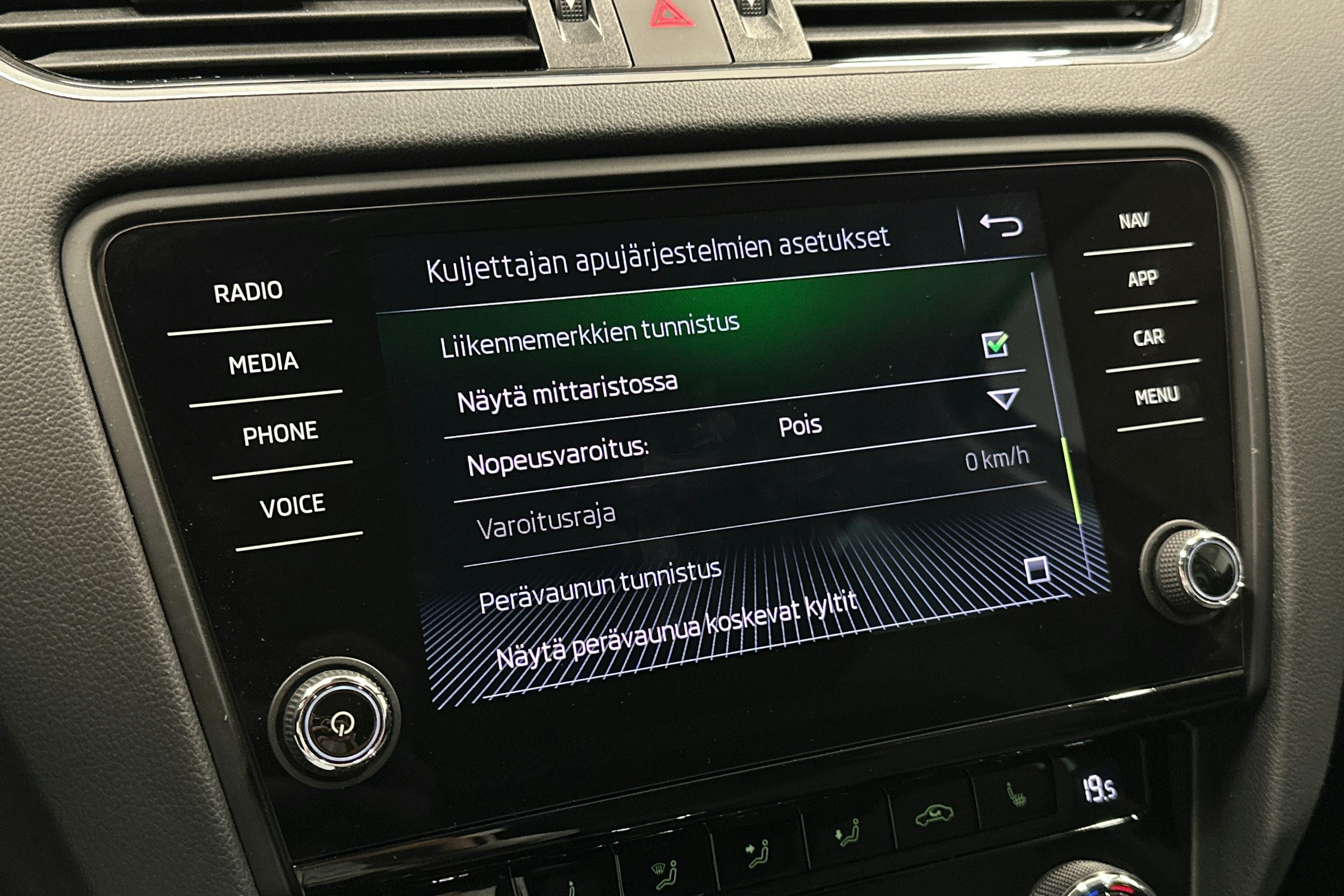harmaa Skoda Octavia 2018 kuva 26.