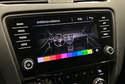 harmaa Skoda Octavia 2018 kuva 28.
