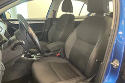 sininen Skoda Octavia 2018 kuva 18.