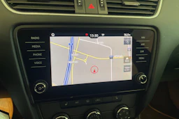 sininen Skoda Octavia 2018 kuva 20.