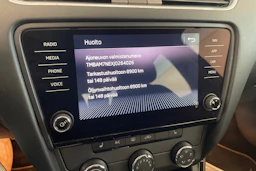sininen Skoda Octavia 2018 kuva 23.