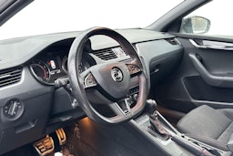 valkoinen Skoda Octavia 2018 kuva 3.