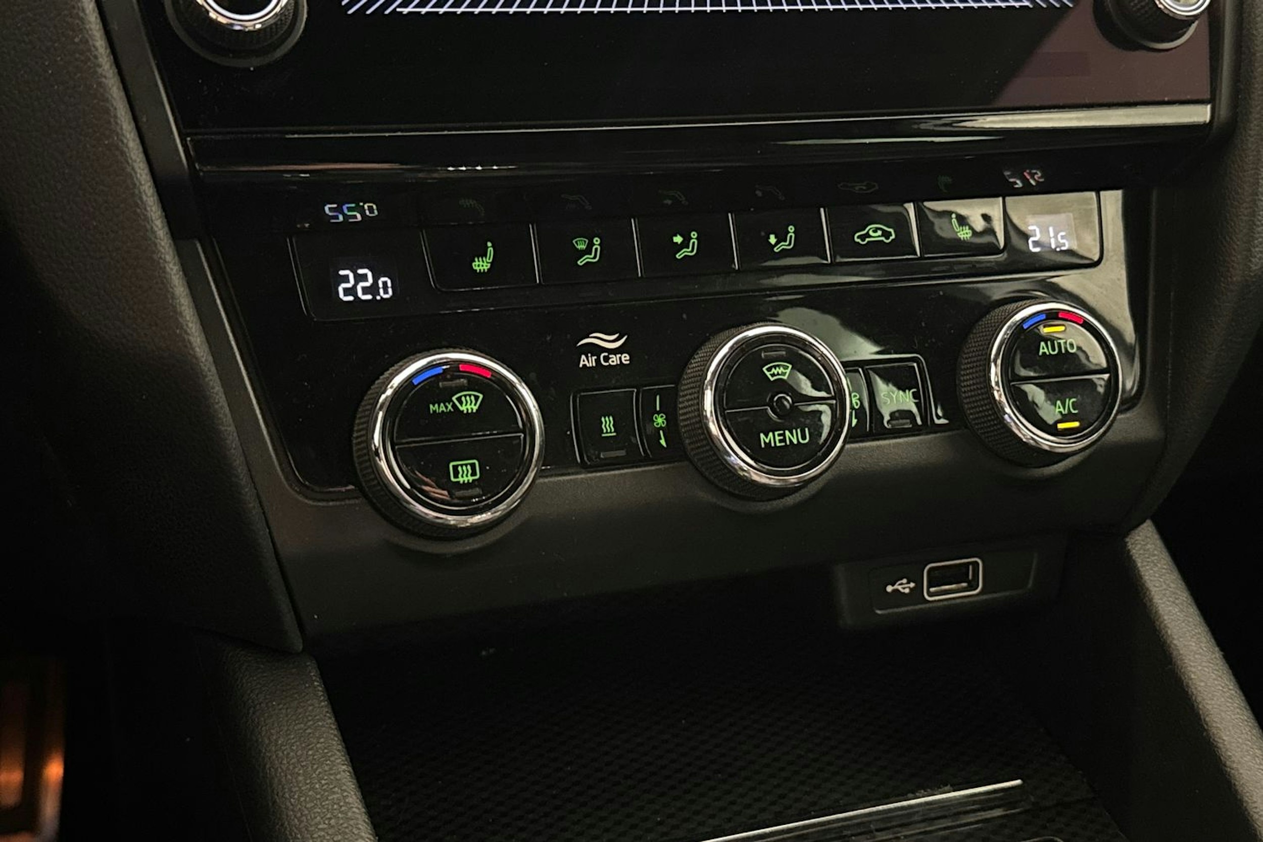 valkoinen Skoda Octavia 2018 kuva 29.