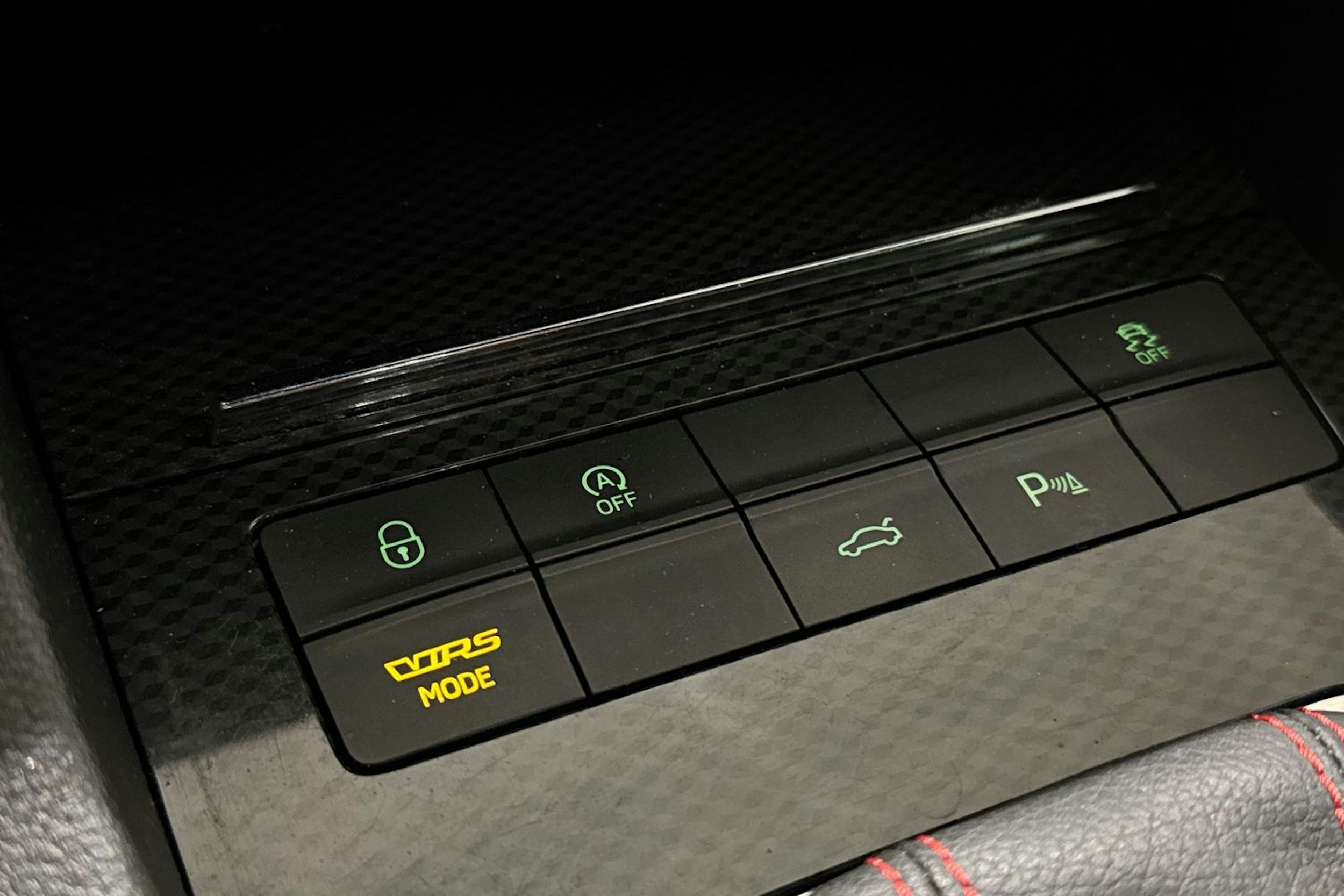 valkoinen Skoda Octavia 2018 kuva 30.