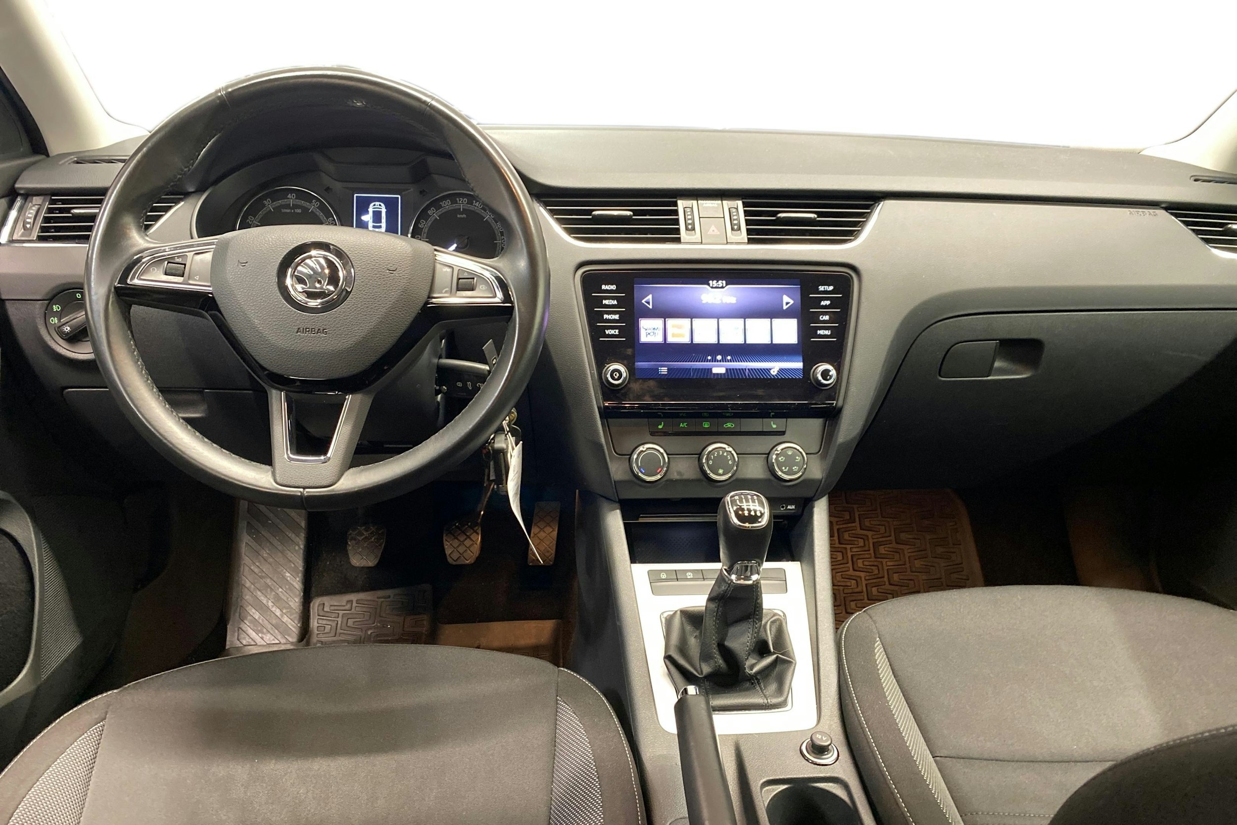 sininen Skoda Octavia 2018 kuva 9.