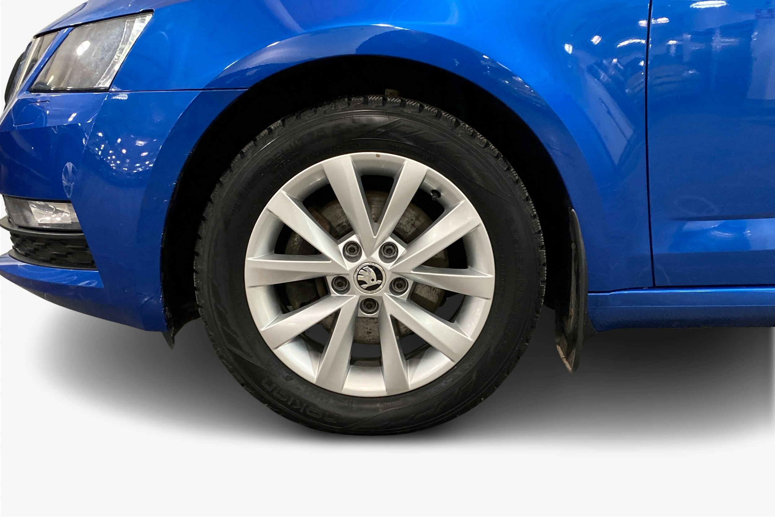 sininen Skoda Octavia 2018 kuva 11.