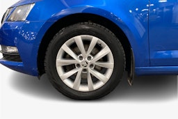 sininen Skoda Octavia 2018 kuva 11.