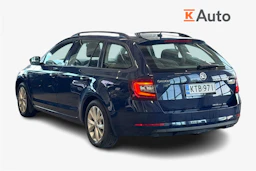 sininen Skoda Octavia 2018 kuva 2.