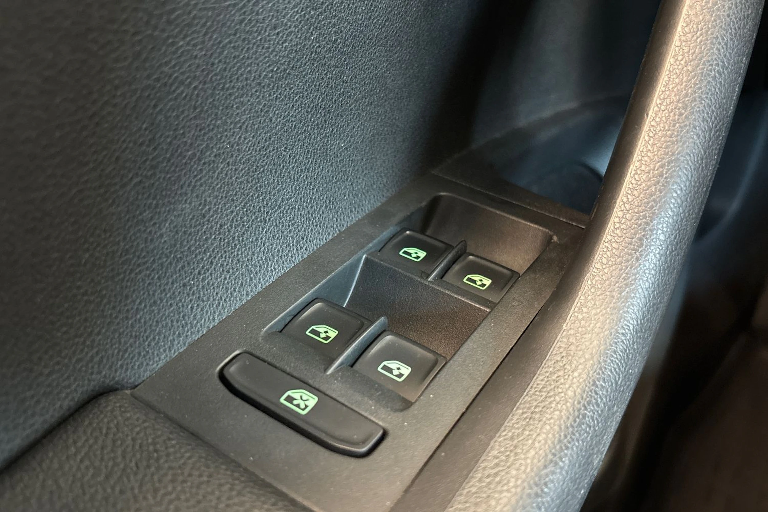 sininen Skoda Octavia 2018 kuva 15.