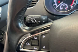 sininen Skoda Octavia 2018 kuva 17.