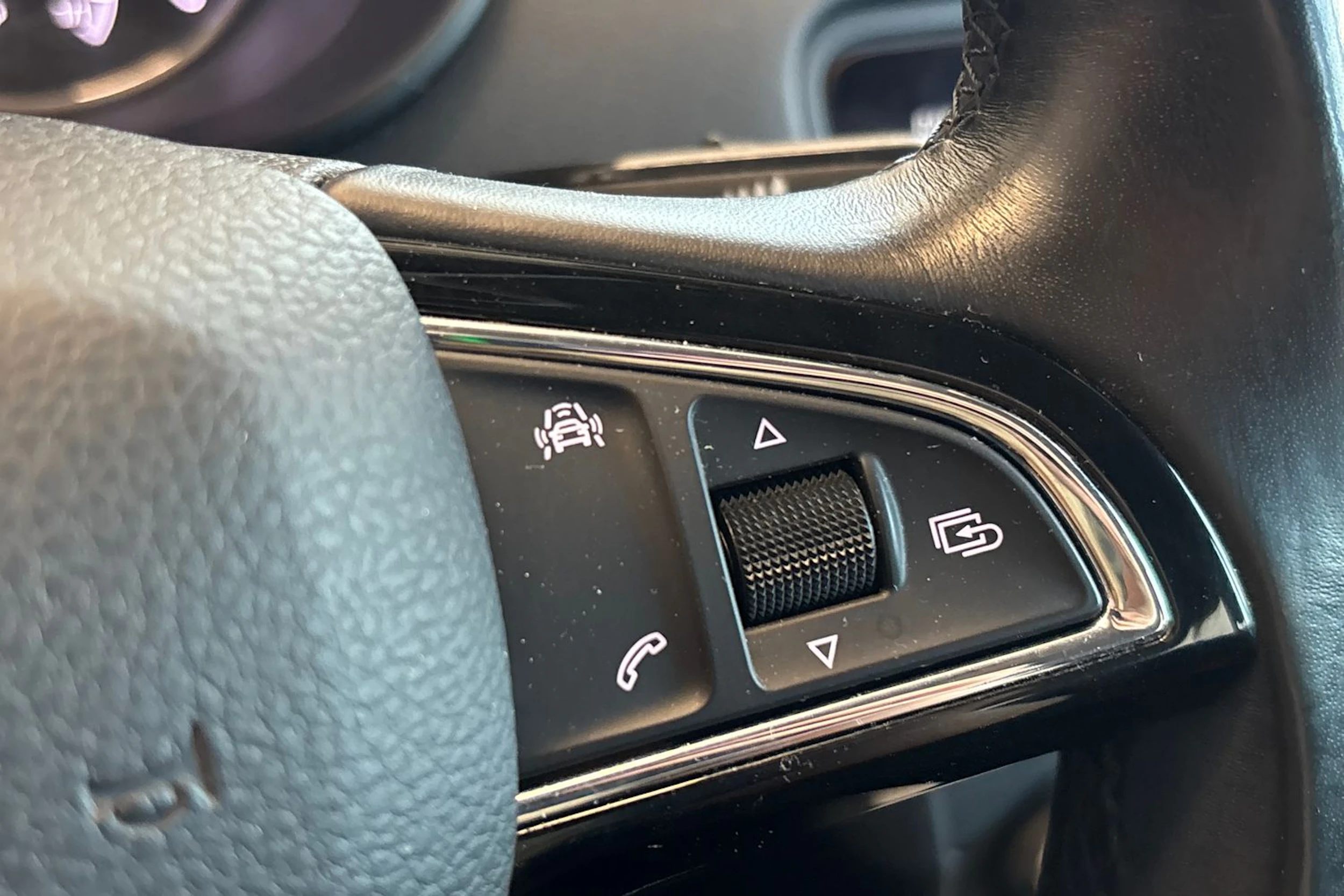 sininen Skoda Octavia 2018 kuva 18.