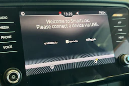 sininen Skoda Octavia 2018 kuva 22.